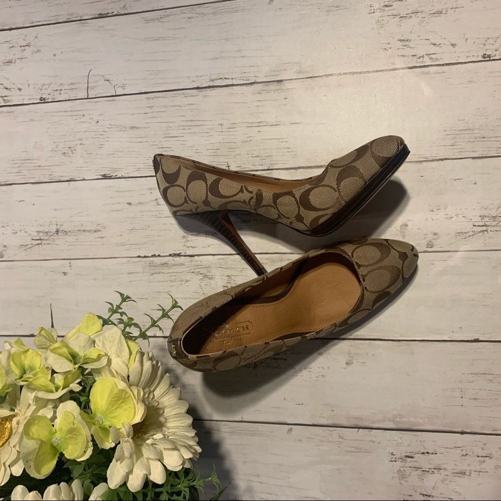 Shoes - Picture 5 of 8